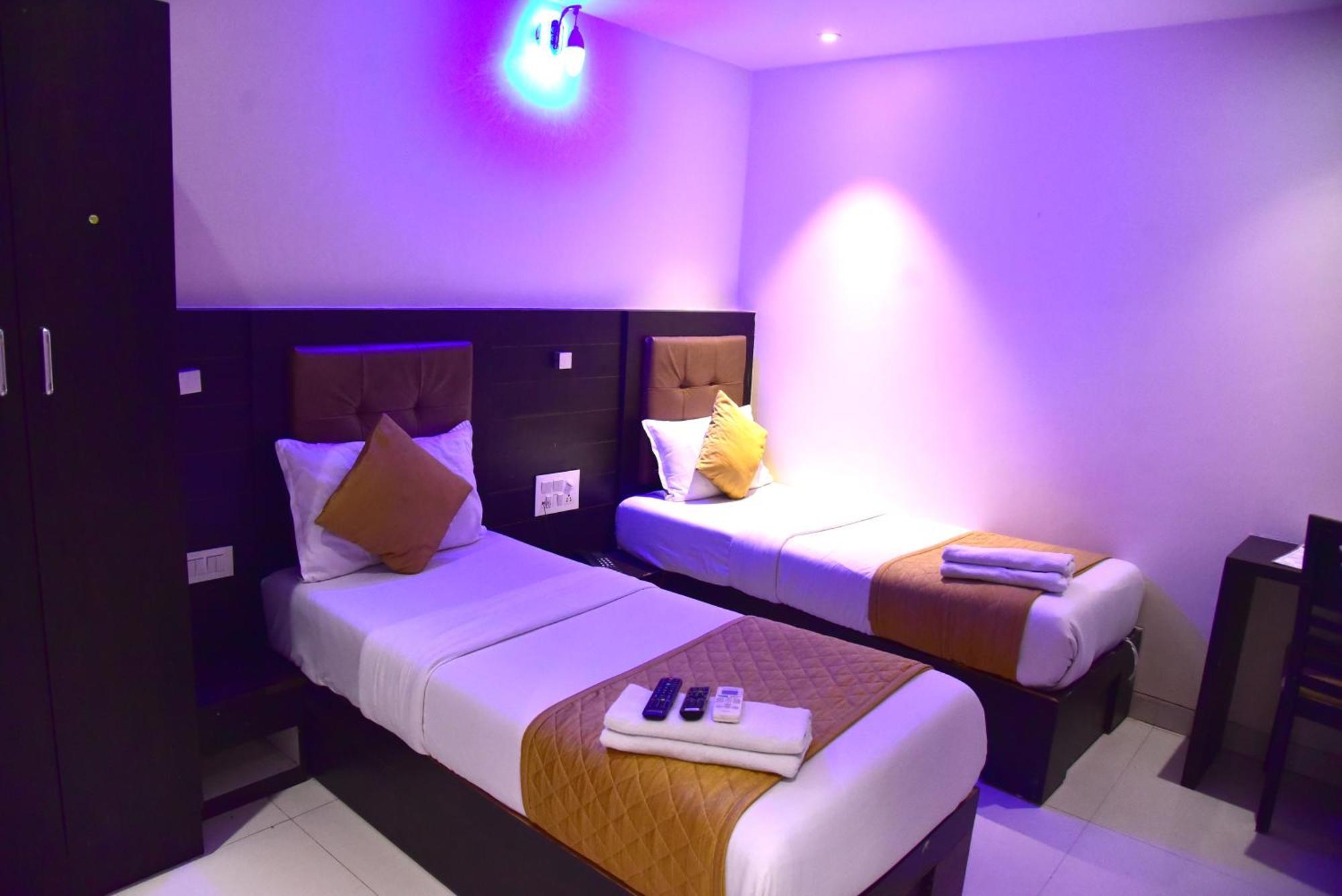 Hotel Embassy Suites Мумбаи Экстерьер фото